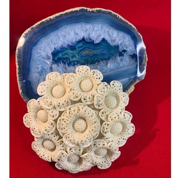 Artsy Vintage Ivory-colored resin brooch, in Gold plate - Picture 3 of 4